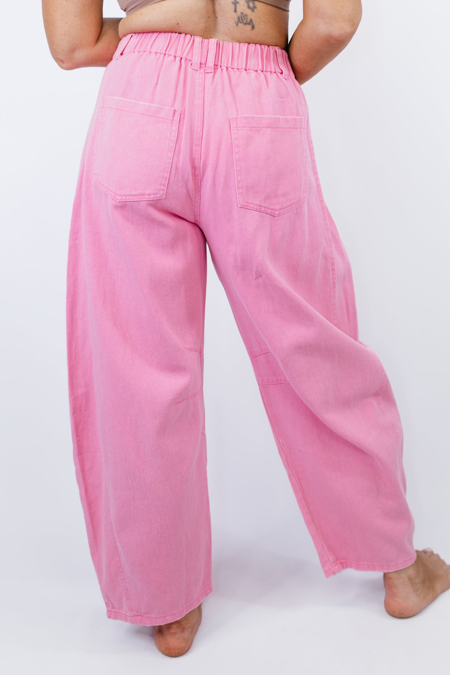 Acid Wash Barrel Jeans in Pink - Reg/Curvy