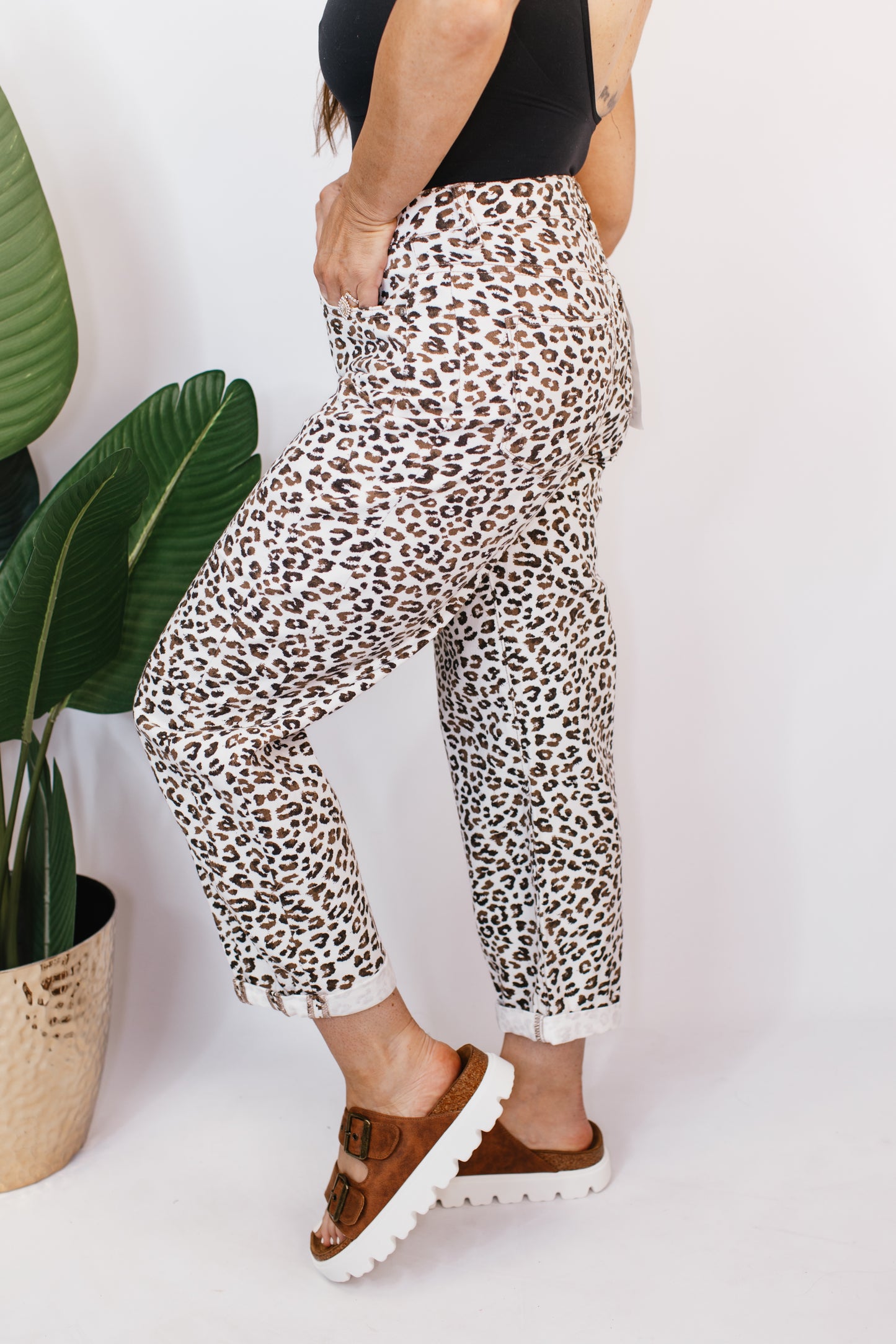 Wild Cuff Barrel Jeans - Reg/Curvy