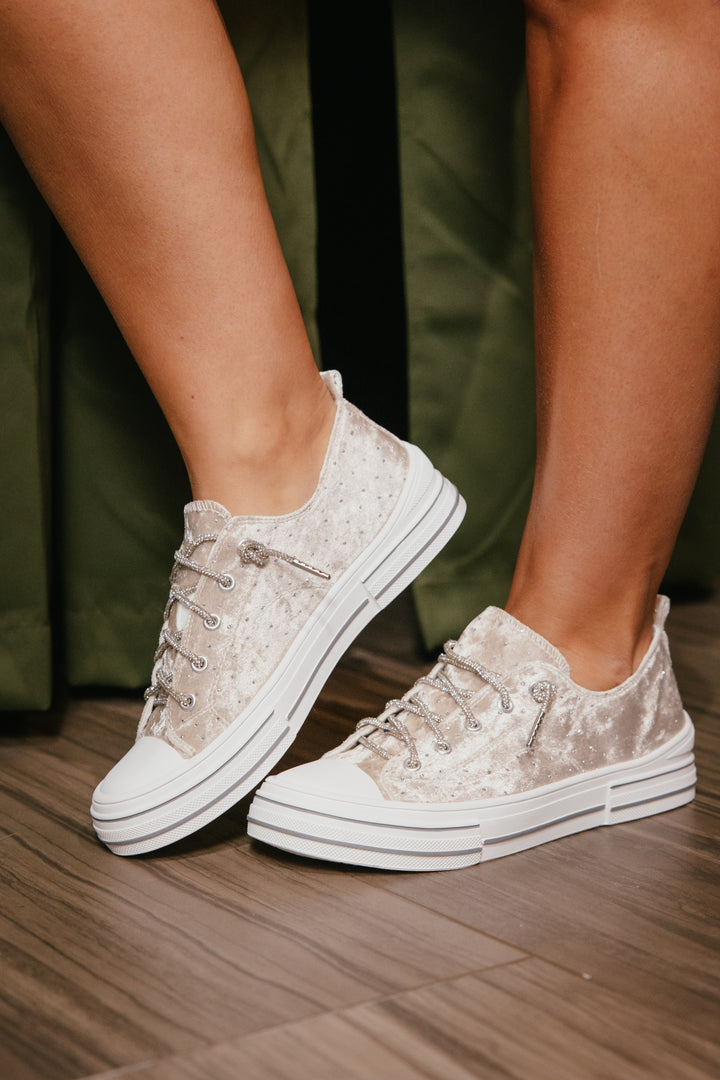 Very G Off White Aman Velvet 2 Sneakers