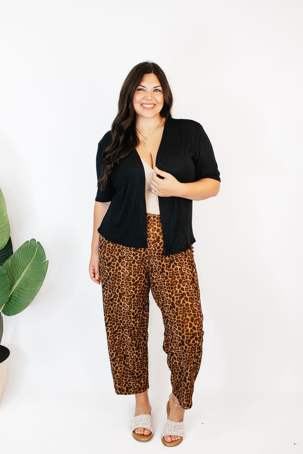 Basic Cardigan in Black - Reg/Curvy