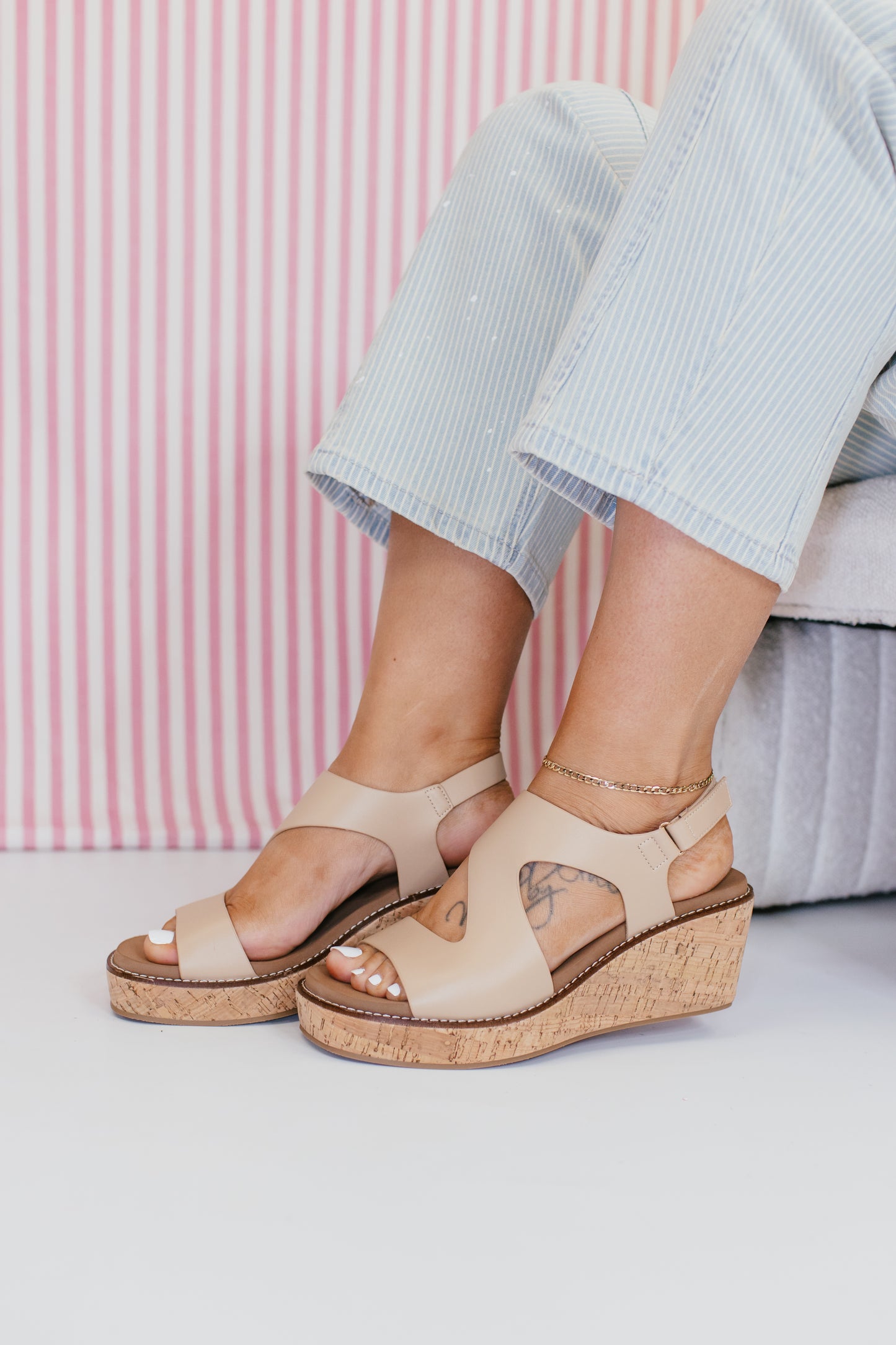 Corky's Camel Steppin Out Wedges