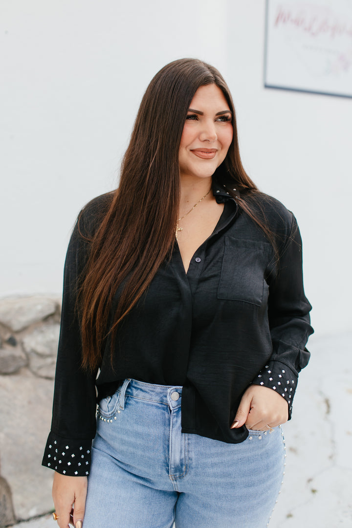 BLACK FRIDAY DEAL: Chic Essence Top In Black