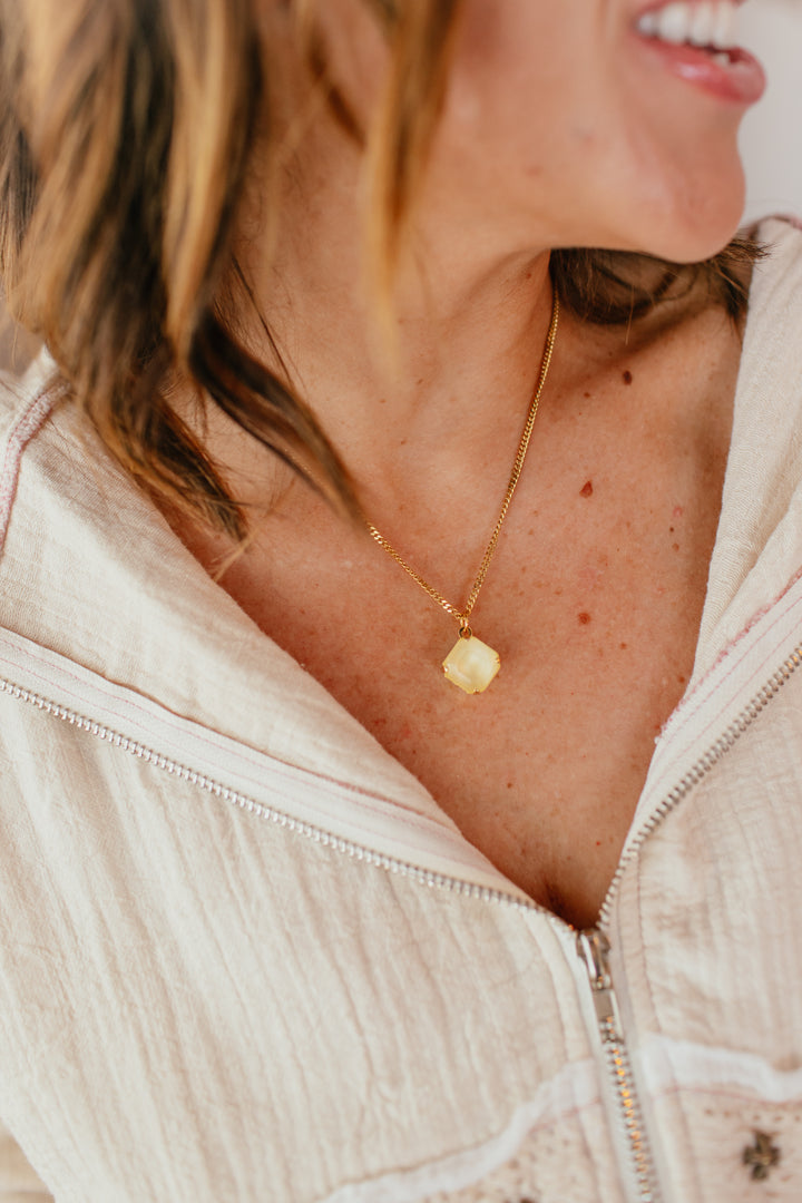 Tova Nikki Necklace In Ultra Canary