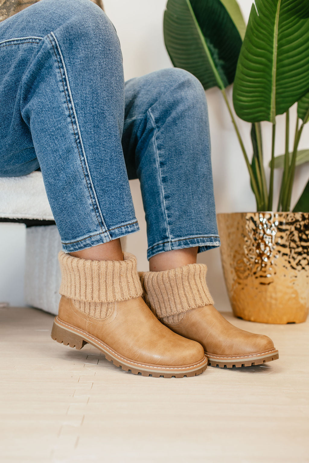 Corky's Caramel Quiver Boots