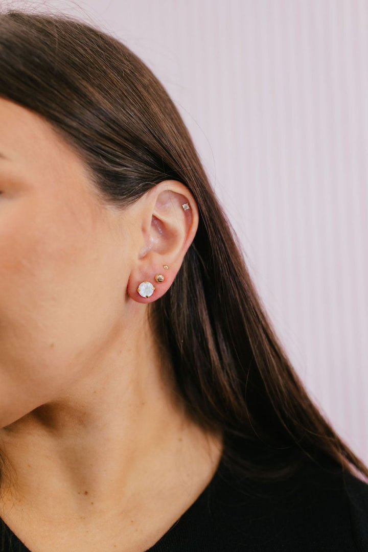 Tova Oakland Studs In White Matt - Macoma Boutique310 Accessories/Jewelry