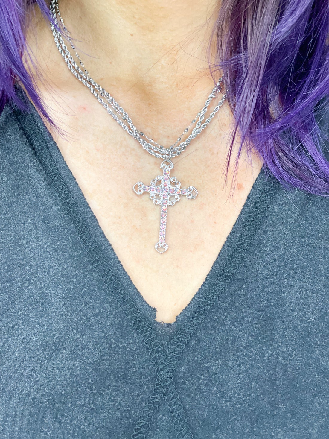 Collar con cruz de Ashley - VENTA FINAL