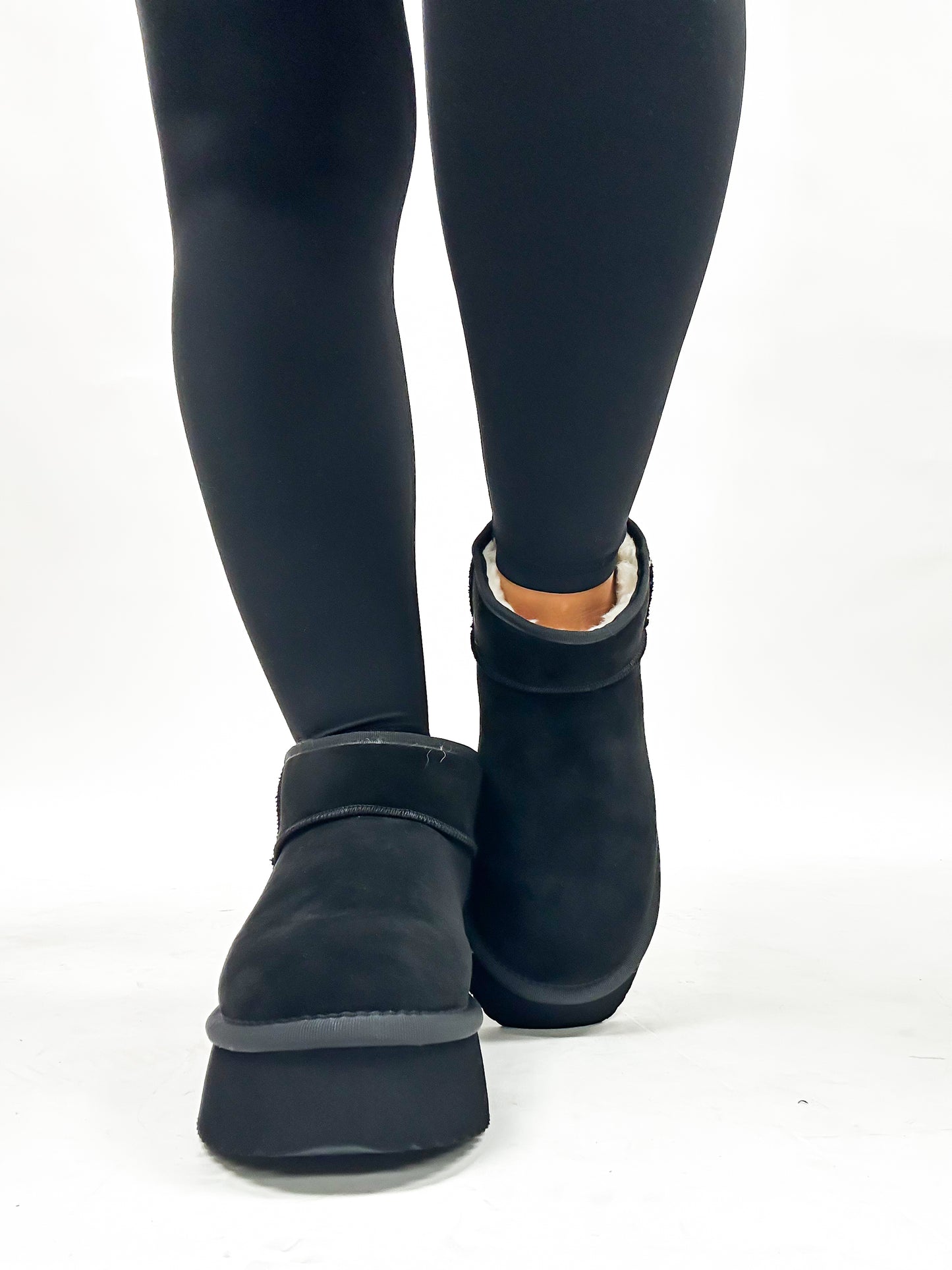 Bottes de service en faux daim noir de Corky