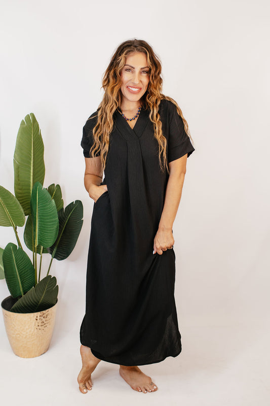 Café Stroll Maxi Dress In Black