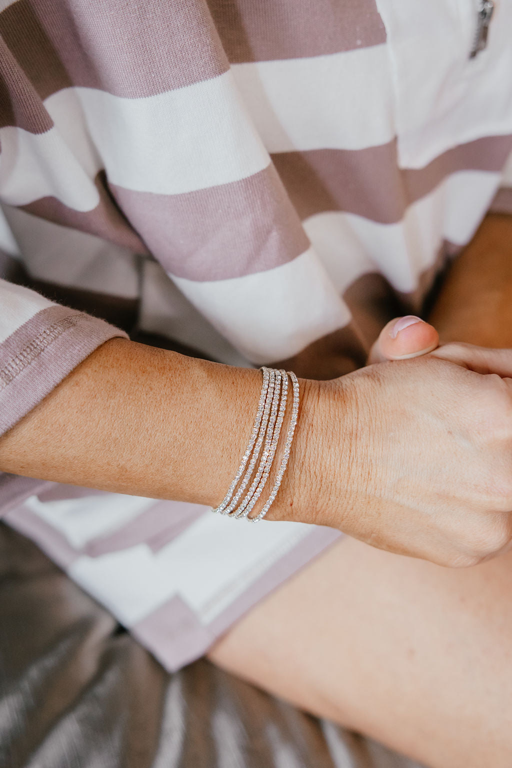 5 Strand Elastic Stretch Bracelets In Gold