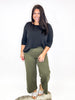 Pantalones cropped chic en color oliva - Regular/Curvy