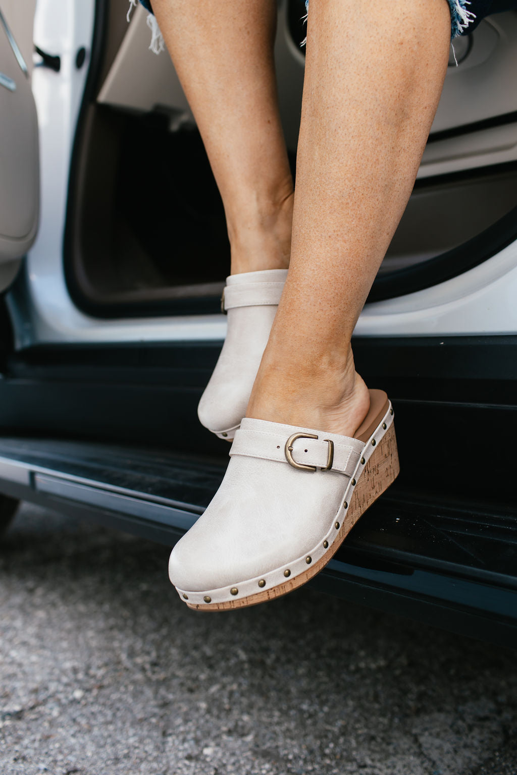 Corky's Ivory Who Knew Wedges