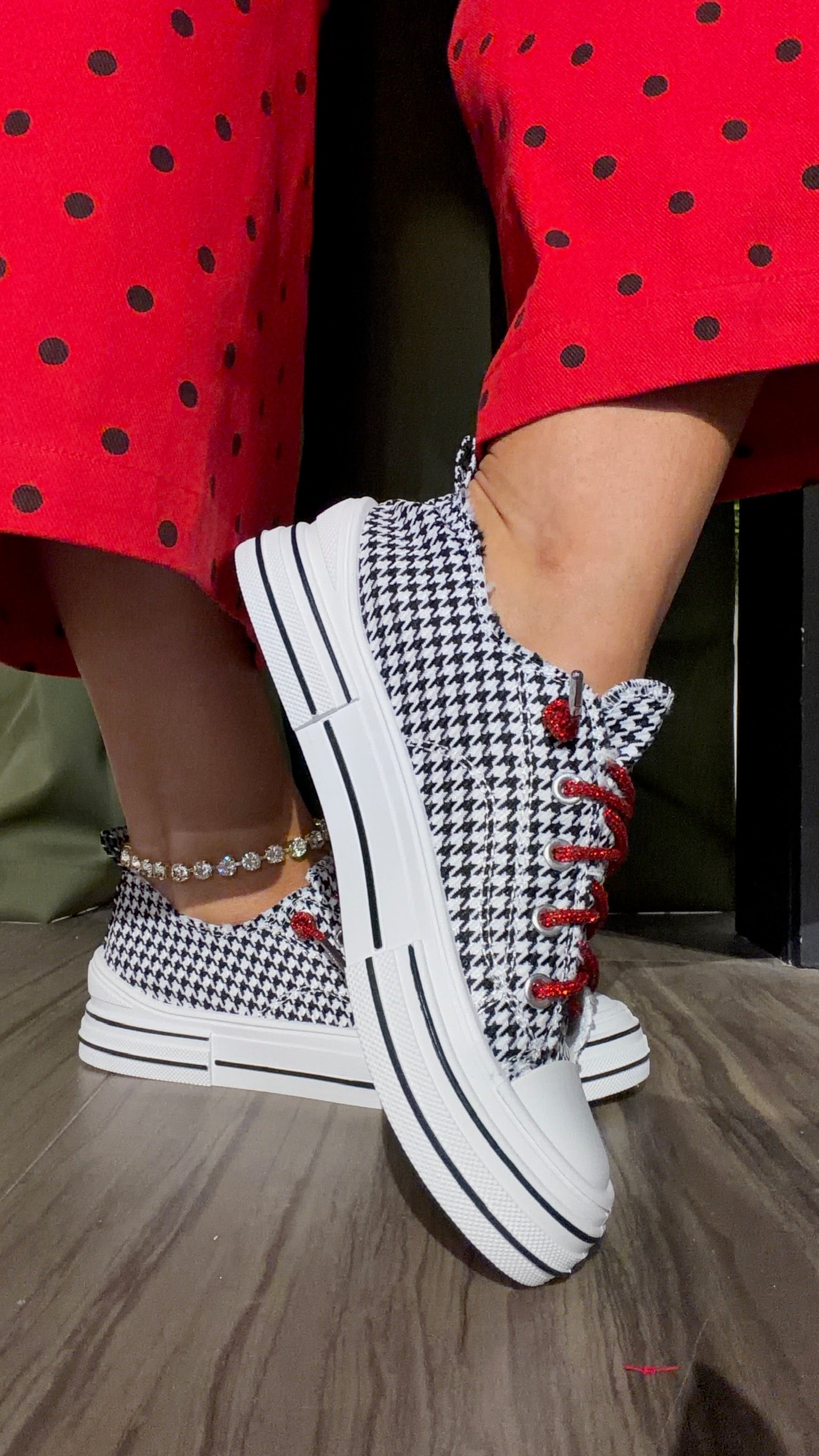 Very G White Black Aman Tailor Sneakers