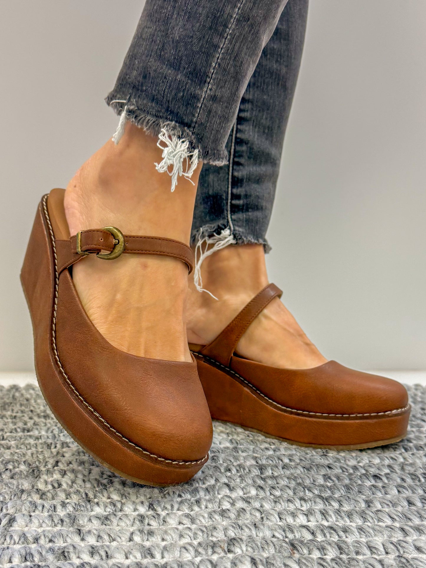 Corky's Auburn Me Time Wedges