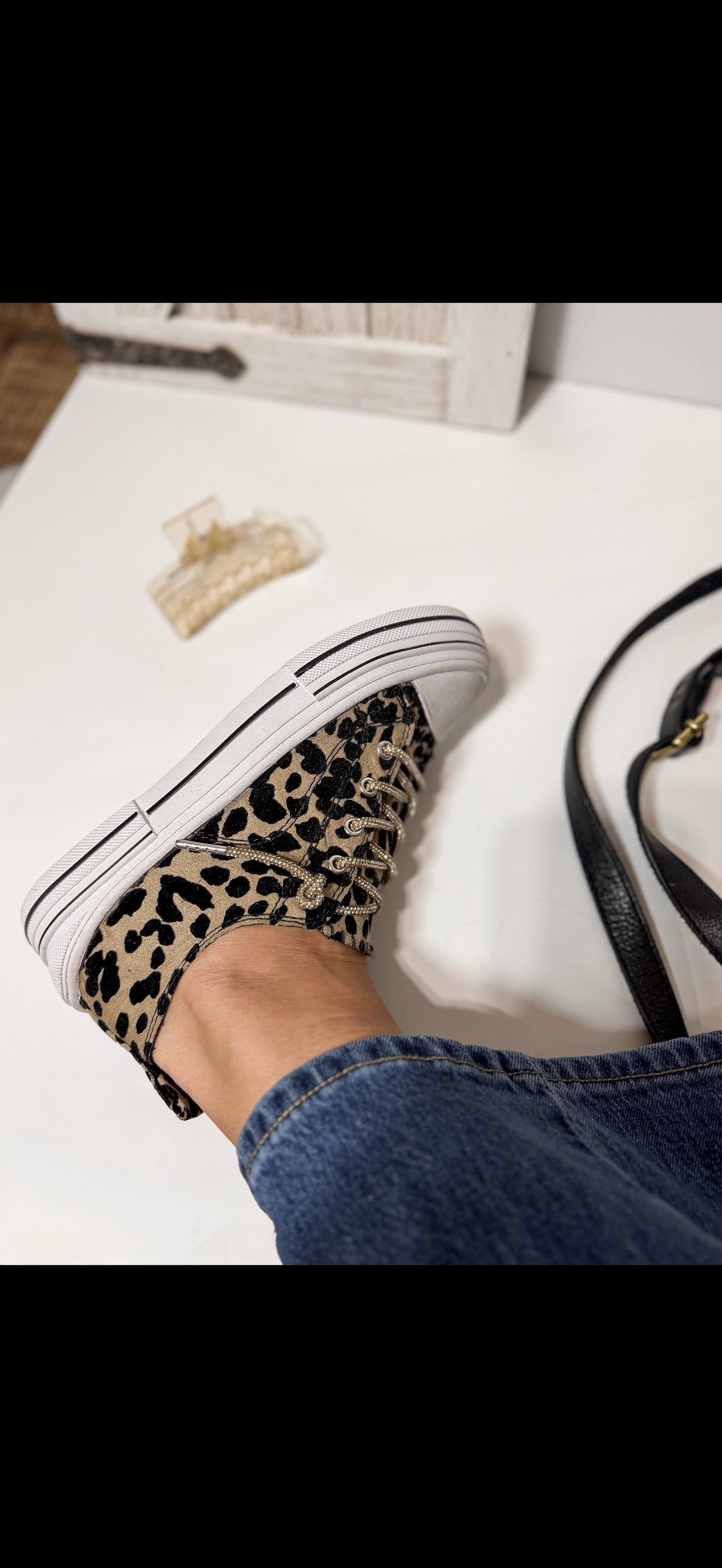 Very G Taupe Aman Leopard 2 Sneakers