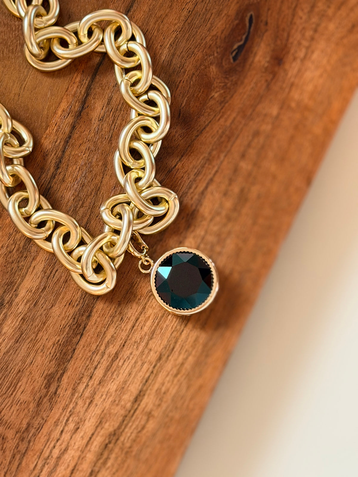 Round About Charm In Black