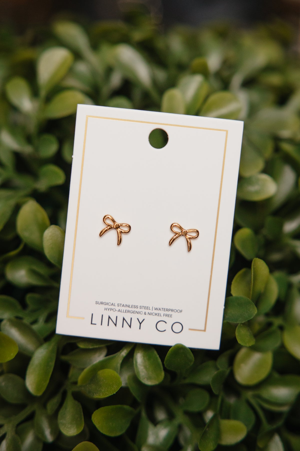 Sadie Bow Stud Earrings In Gold