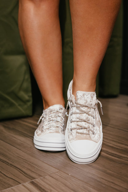 Very G Off White Aman Velvet 2 Sneakers