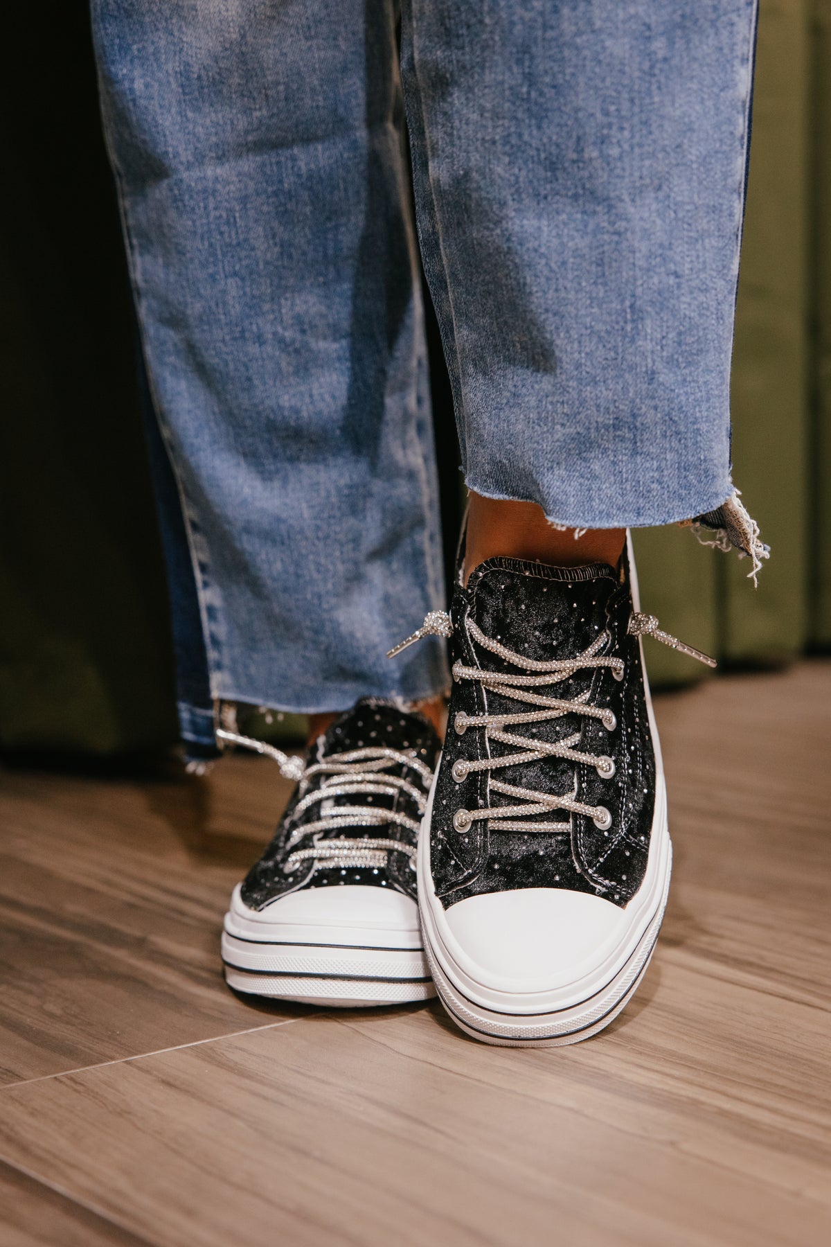Very G Black Aman Velvet 2 Sneakers