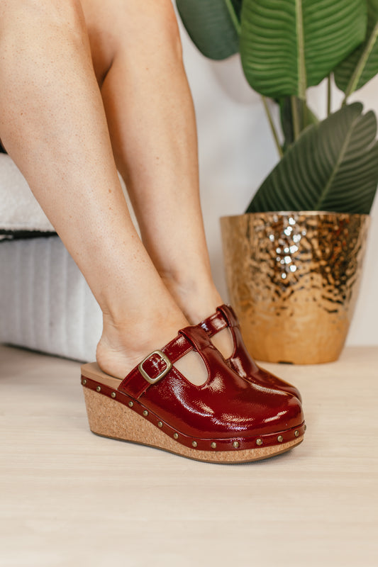 Corky's Dark Red Crinkle Patent In The Moment Wedges