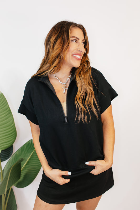 Street Sport Quarter Zip Top In Black - Reg & Curvy