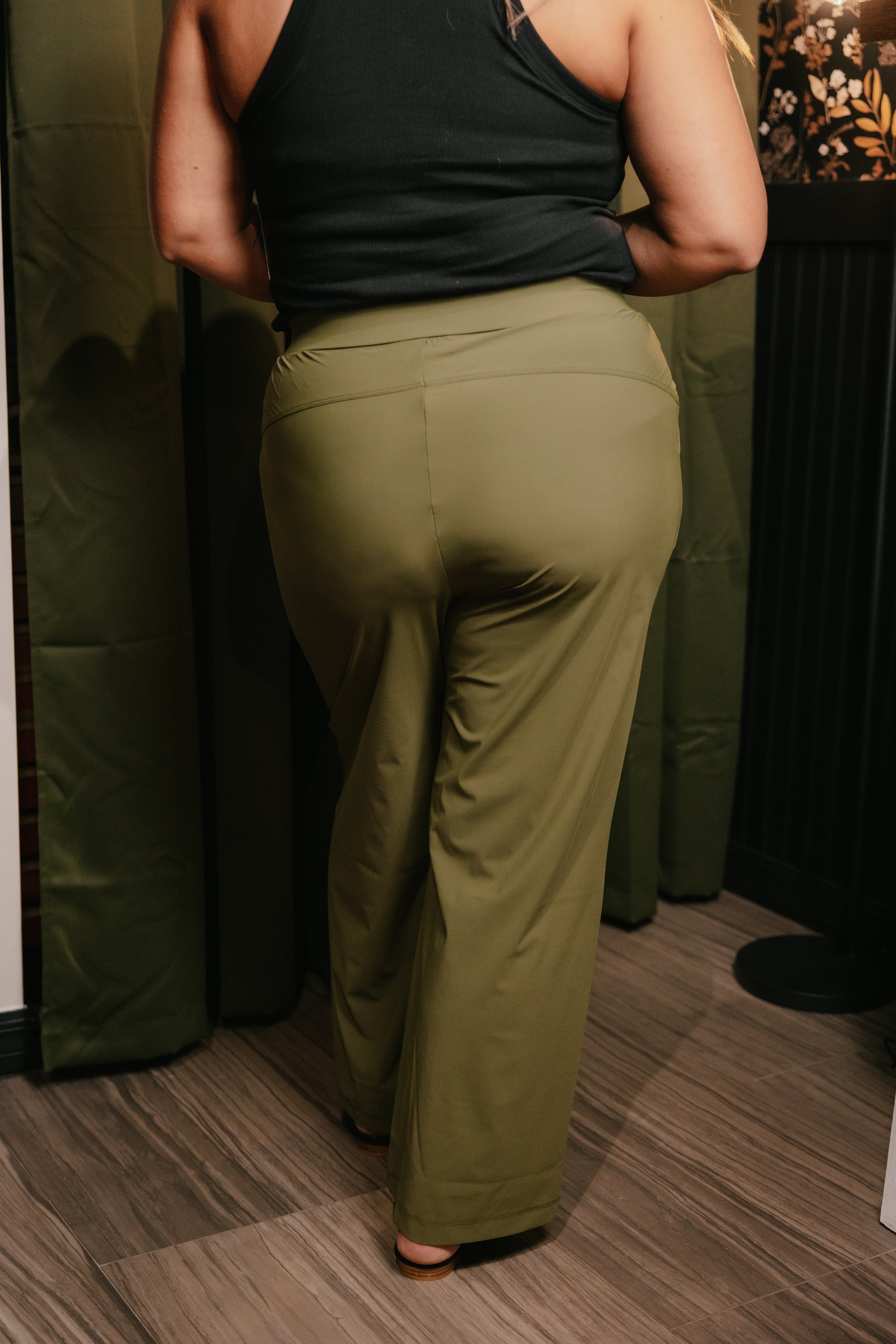 On The Agenda Pants In Khaki Green