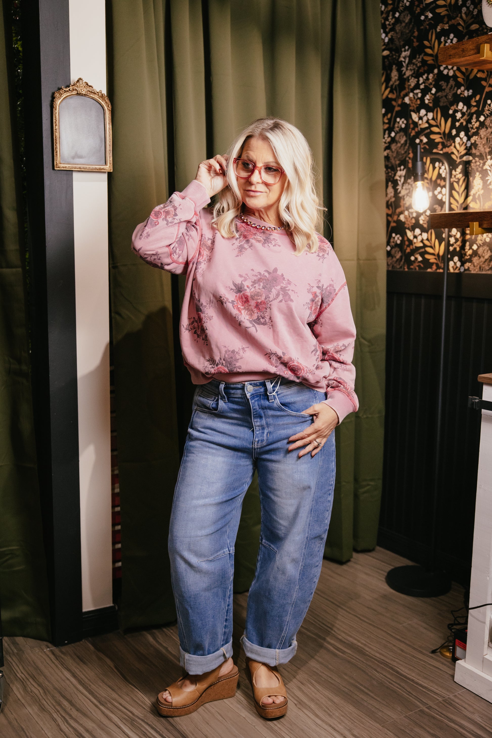 Rosewood Retreat Sweatshirt In Dusty Rose