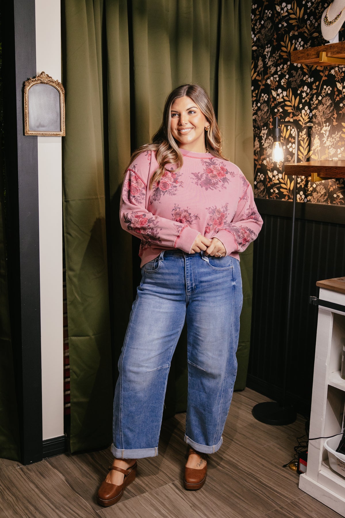 Rosewood Retreat Sweatshirt In Dusty Rose
