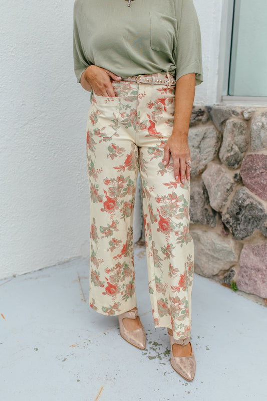 Garden Romance Pants In Cream - Reg & Curvy