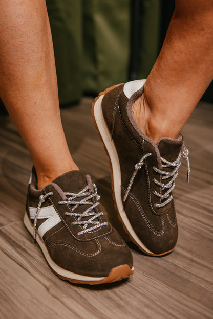 Very G Chocolate Justine Sneakers