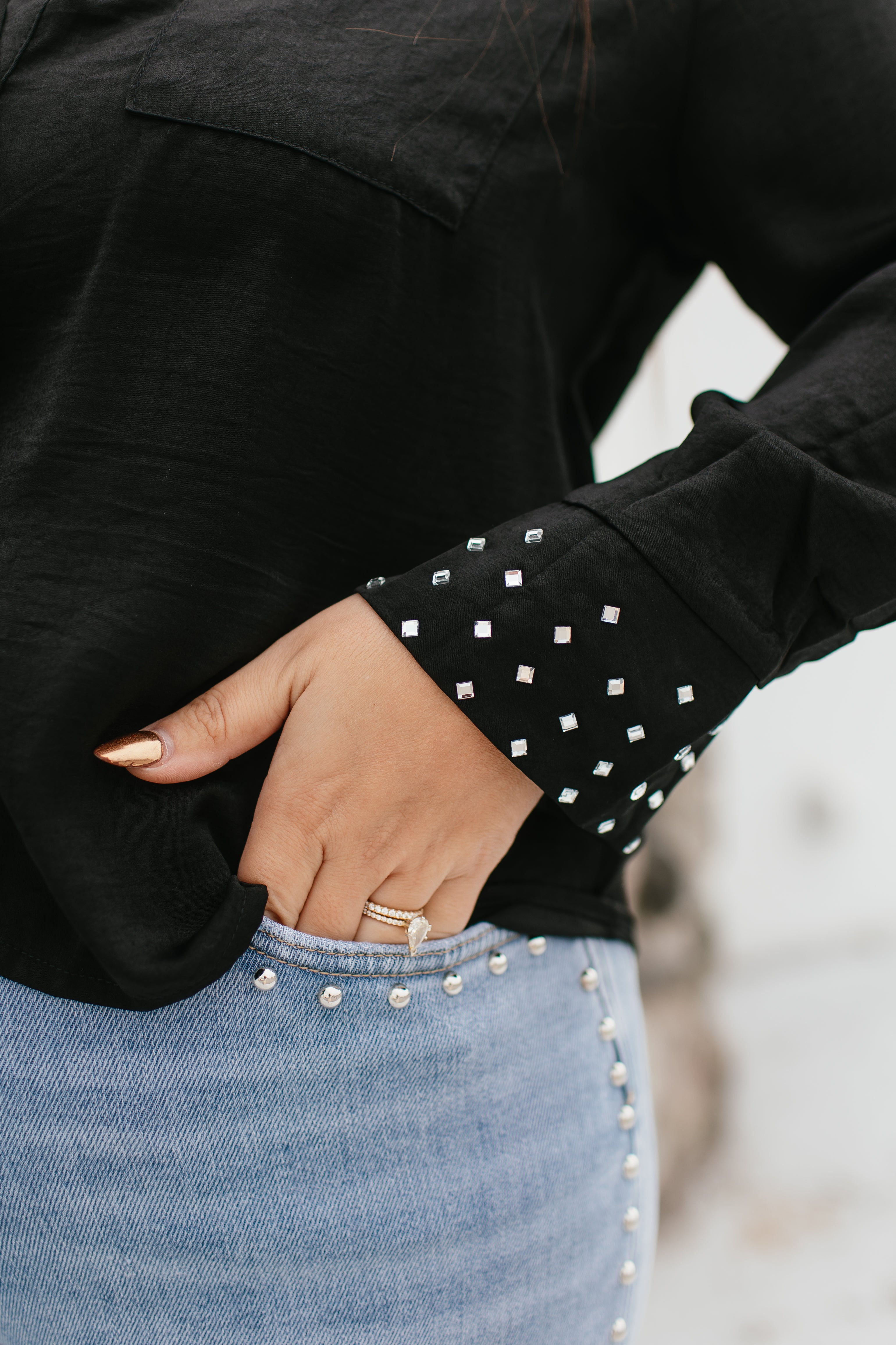 BLACK FRIDAY DEAL: Chic Essence Top In Black