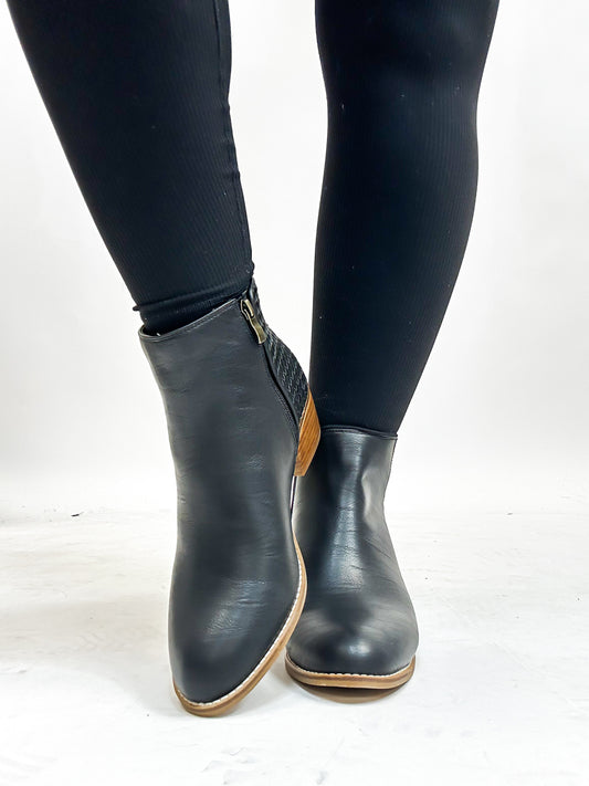 Bottes noires mi-mollet de Corky