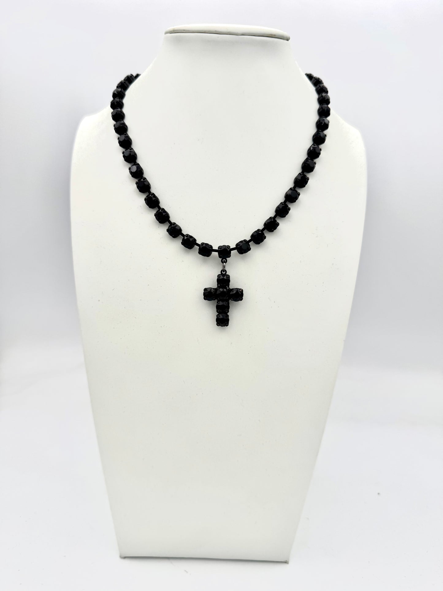 Tova Baby Donatella Necklace in Smutt Jet - FINAL SALE