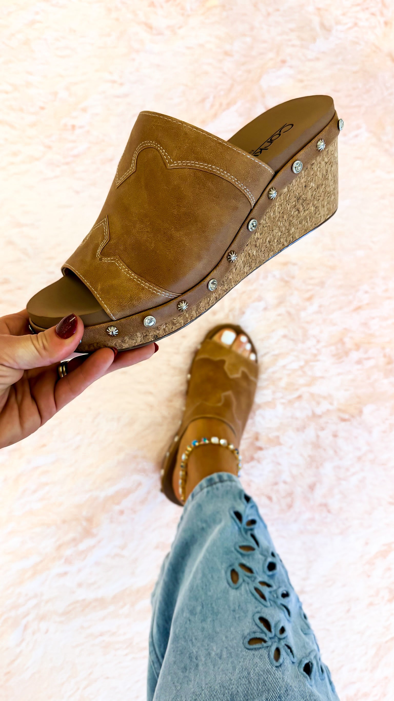 Corky's Cognac Actin Up Wedges