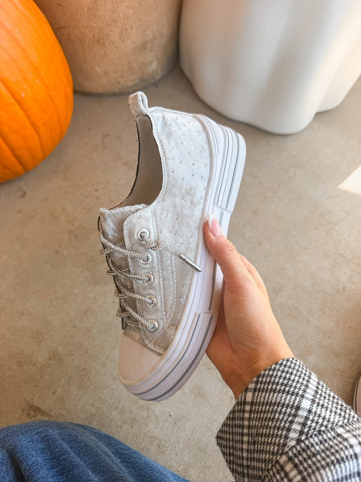 Very G Off White Aman Velvet 2 Sneakers