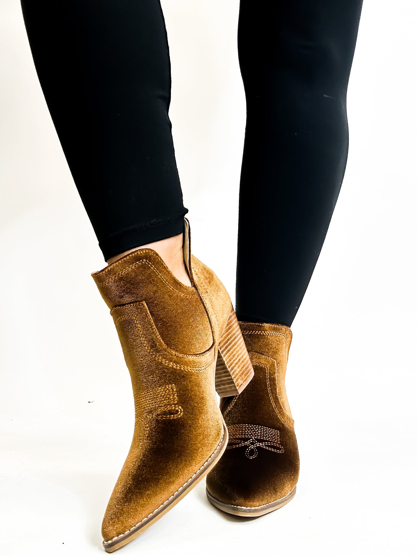 Bottes Smoke Show en velours marron de Corky