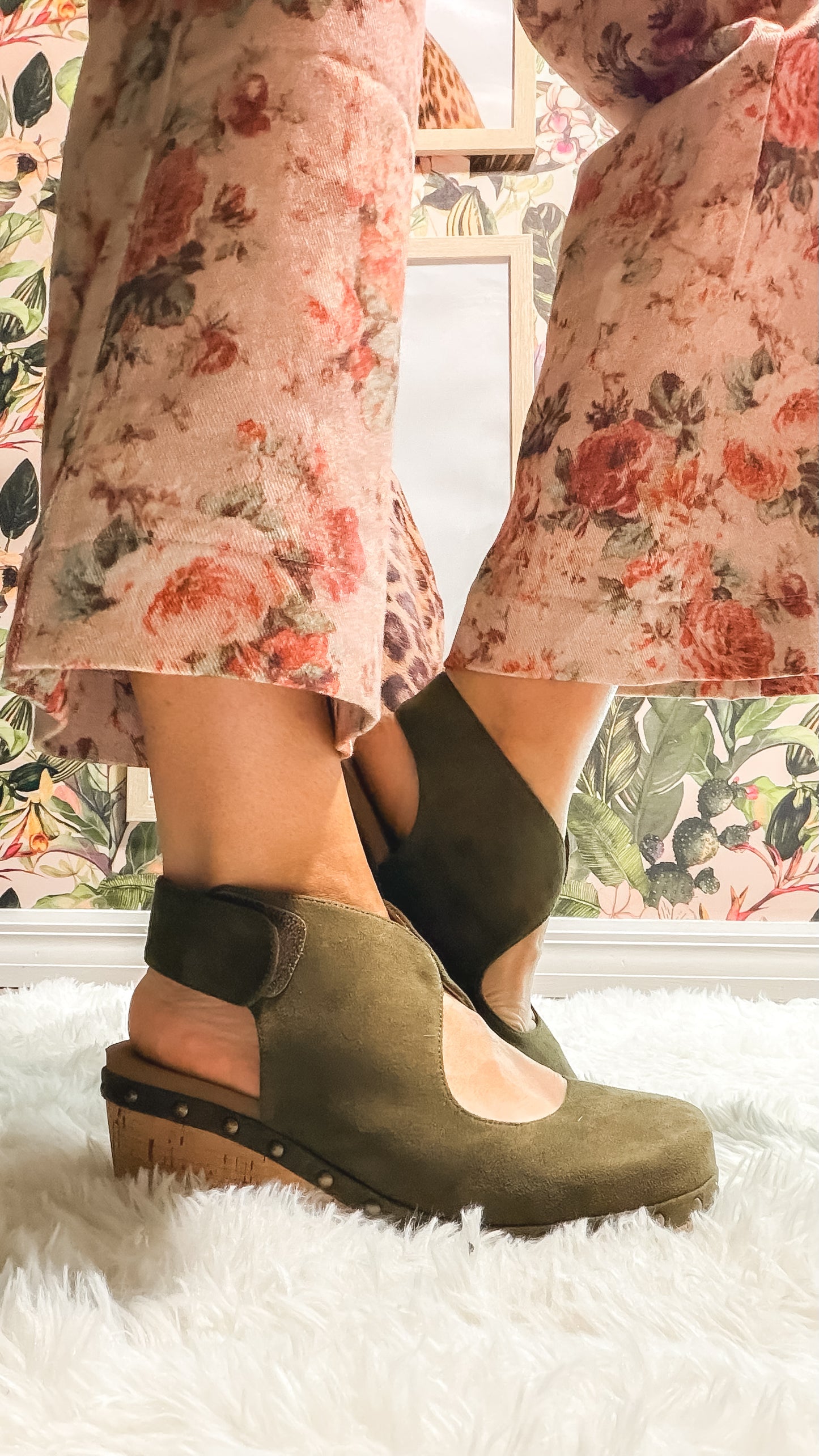 Corky's Moss Oh It's You Wedges