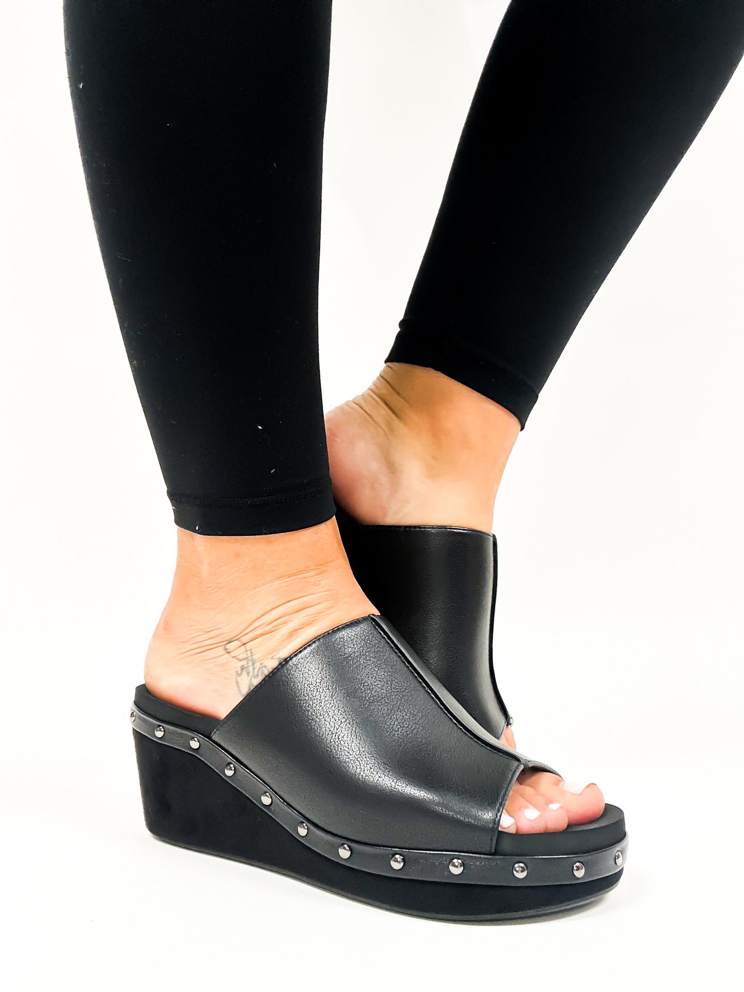 Corky's Black Smooth Hissy Fit Wedges