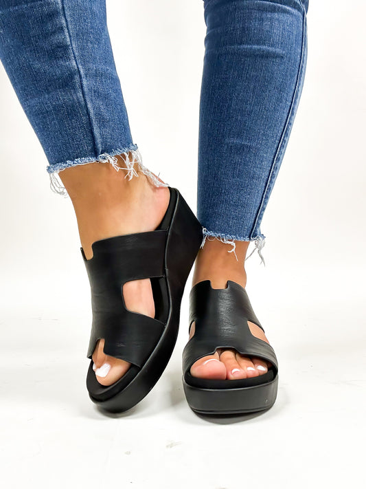 Corky's Black Pucker Up Wedges