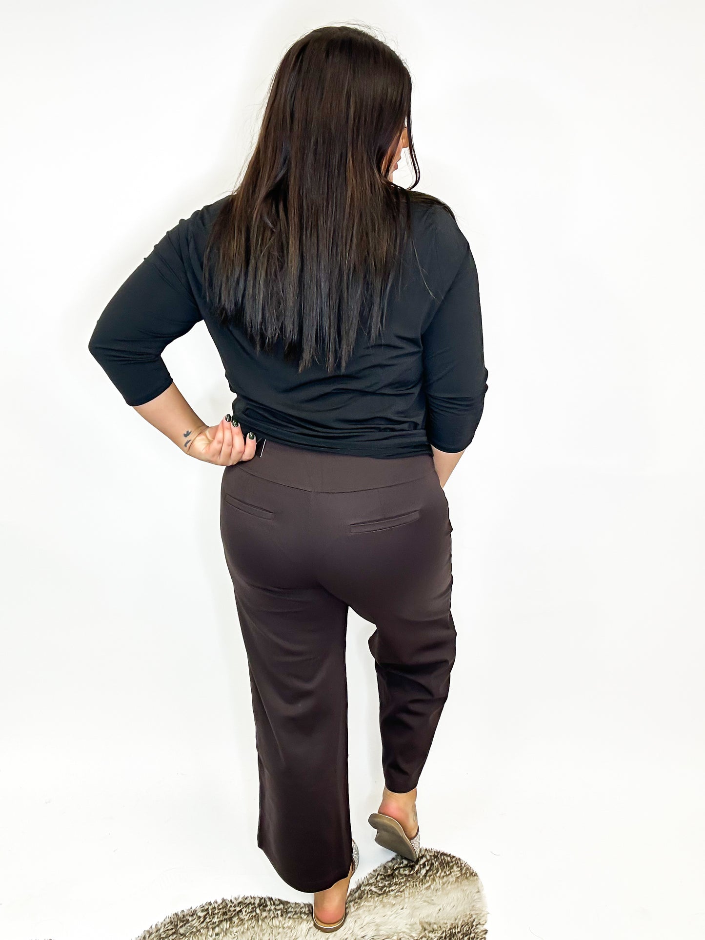 Pantalones cropped chic en color chocolate - Regular/Curvy