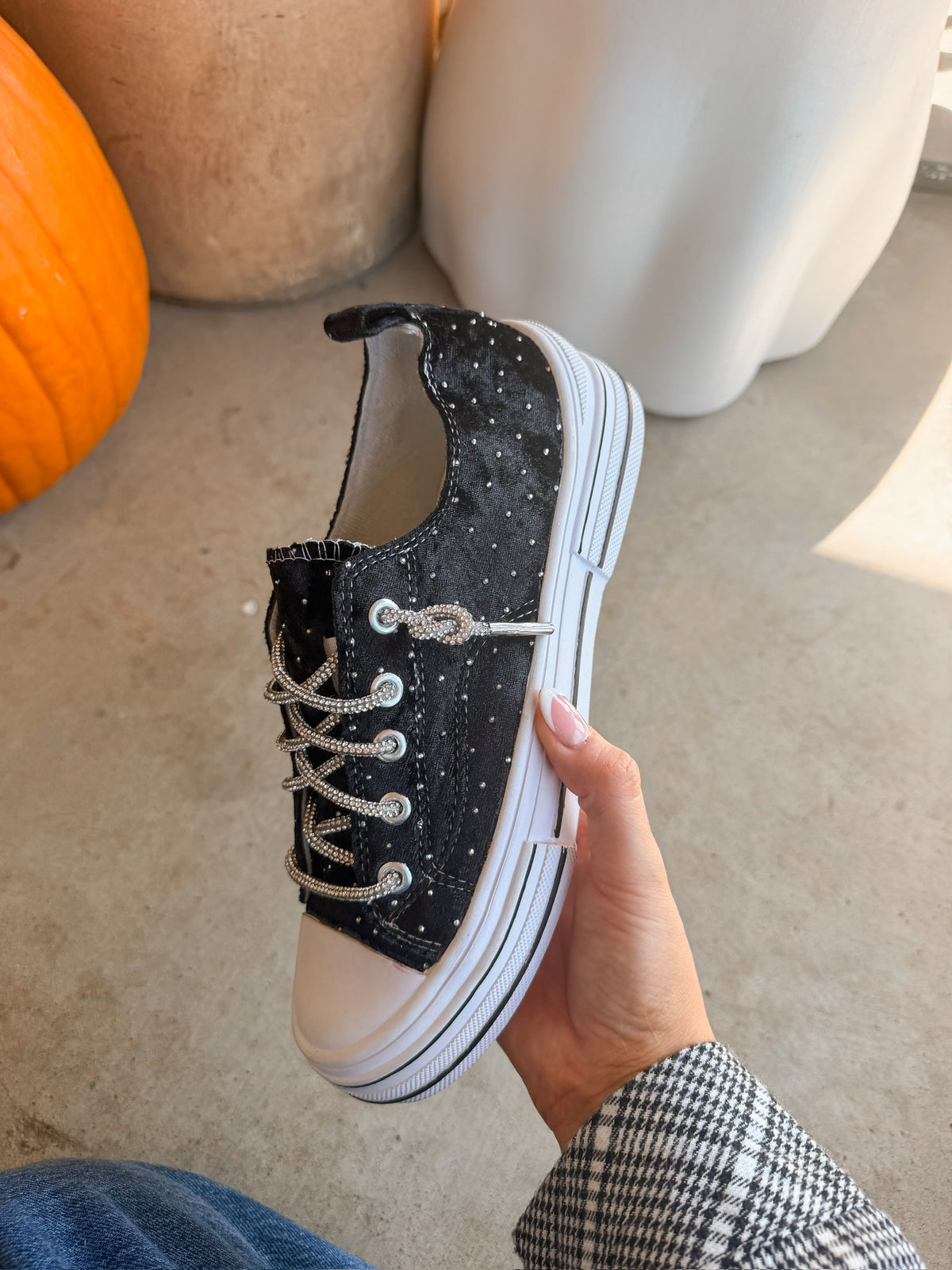 Very G Black Aman Velvet 2 Sneakers