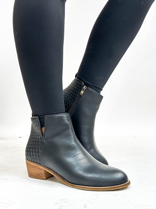 Bottes noires mi-mollet de Corky