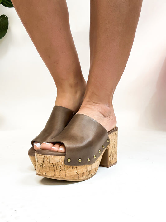 Corky's Brown Distressed Bada Bing Sandals