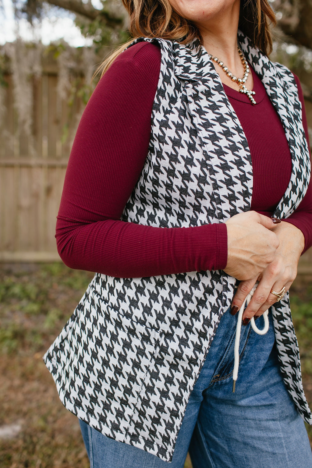 Get The Job Done Vest In Houndstooth - Reg & Curvy