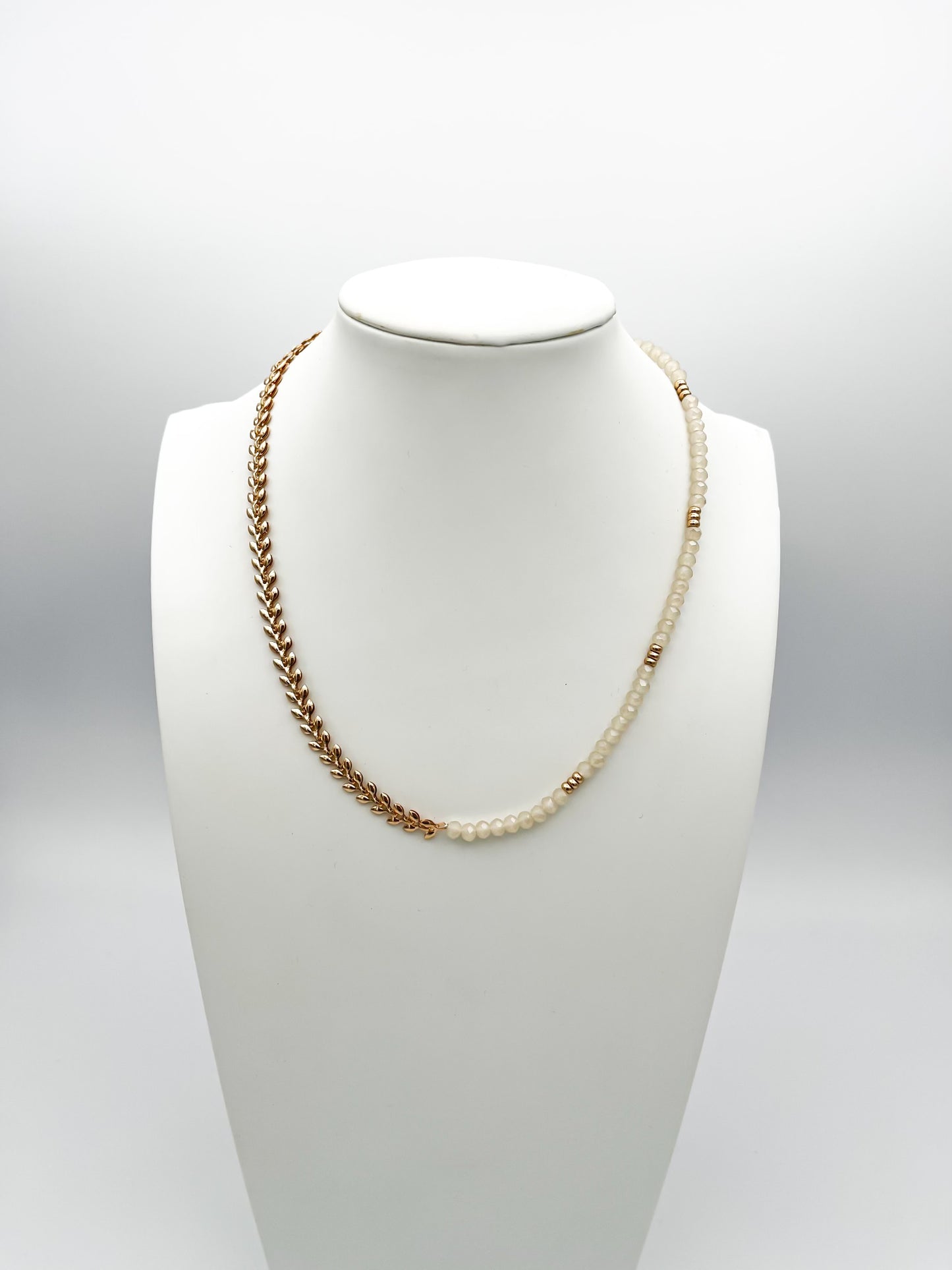 Joleen Necklace In White