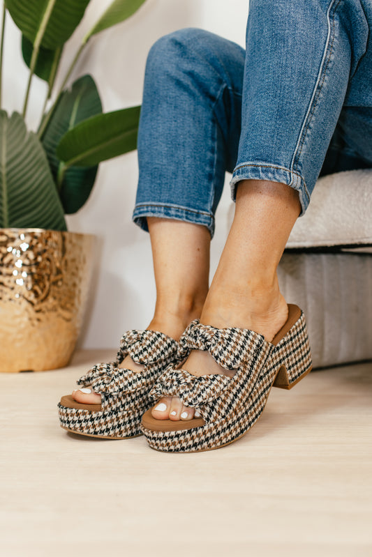 Corky's Black Tan Houndstooth Put A Bow On It Sandals