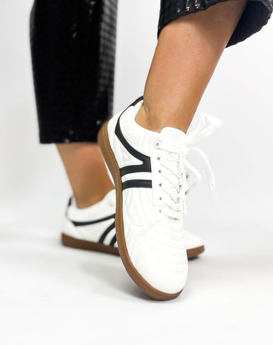 Black and White Great Sneakers - Macoma Boutique