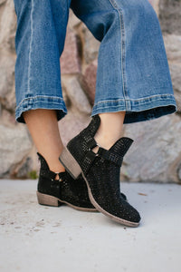 BLACK FRIDAY DEAL: Very G Black Raquel Boots