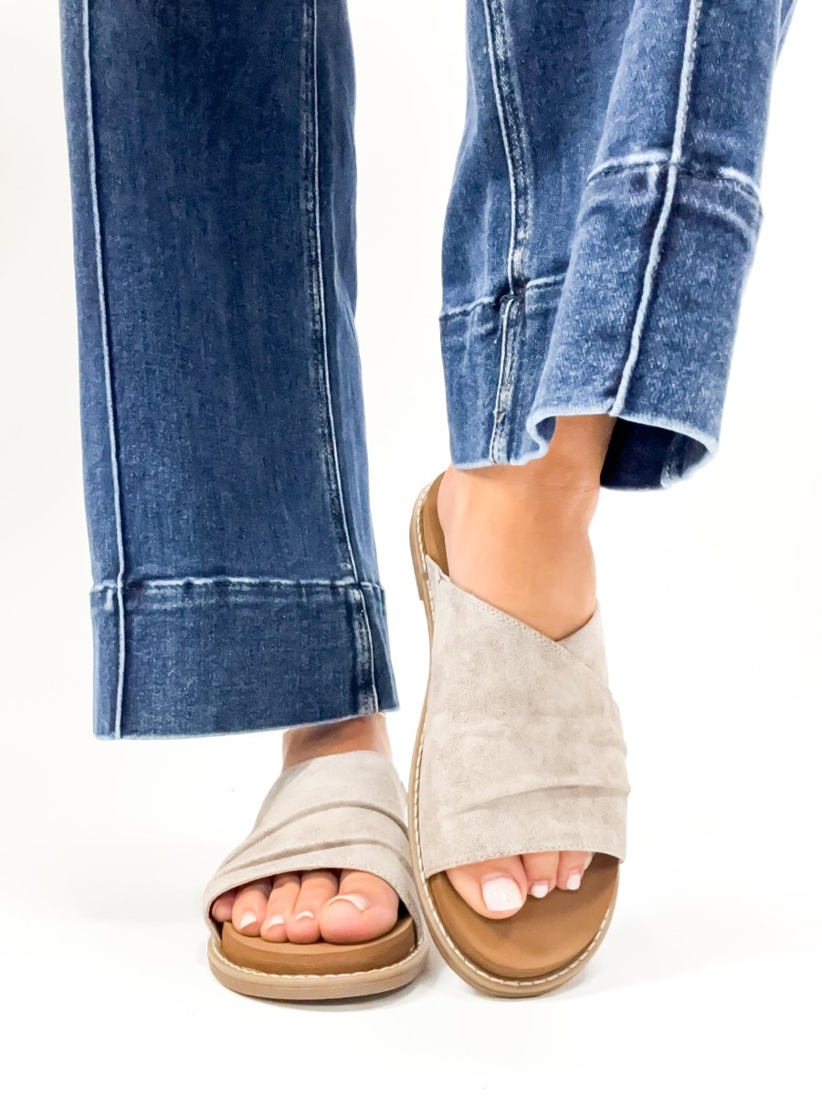 BLACK FRIDAY DEAL: Very G Grey Jolene 2 Sandals - Macoma Boutique304 Sandals