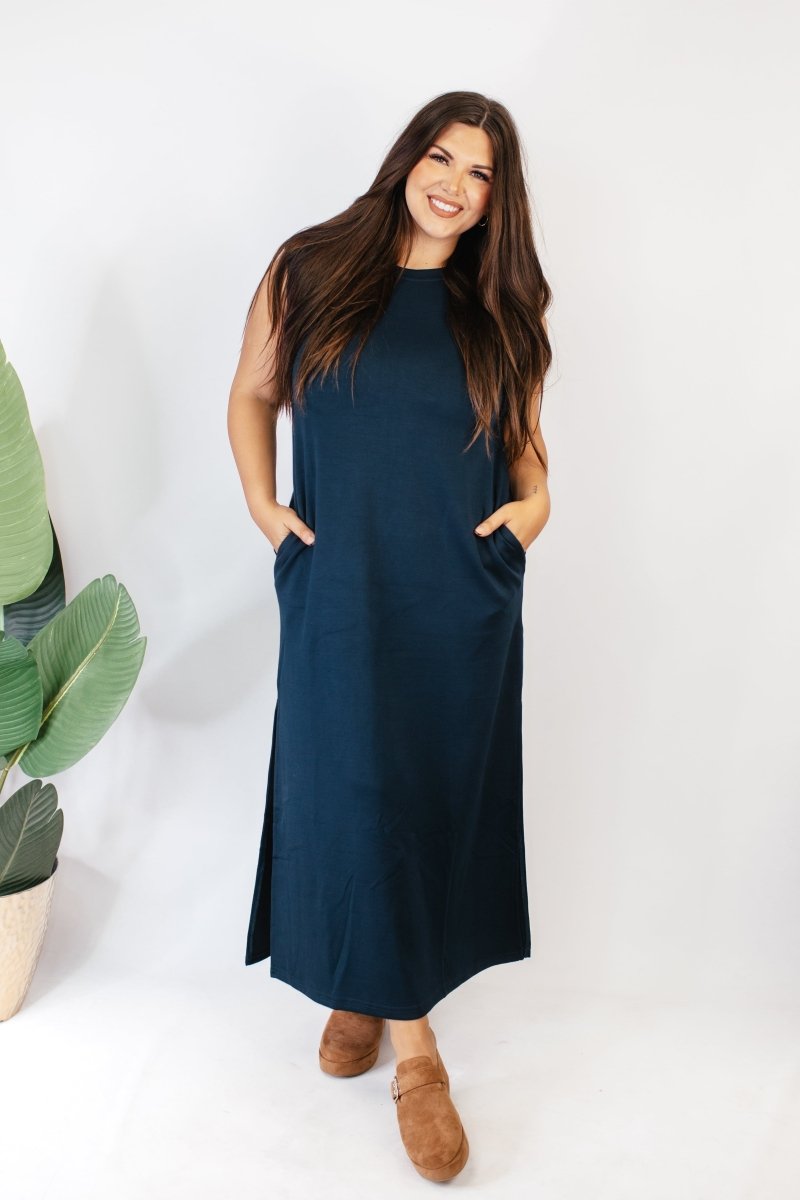 Chic & Simple Dress In Navy - Macoma Boutique250 Dresses