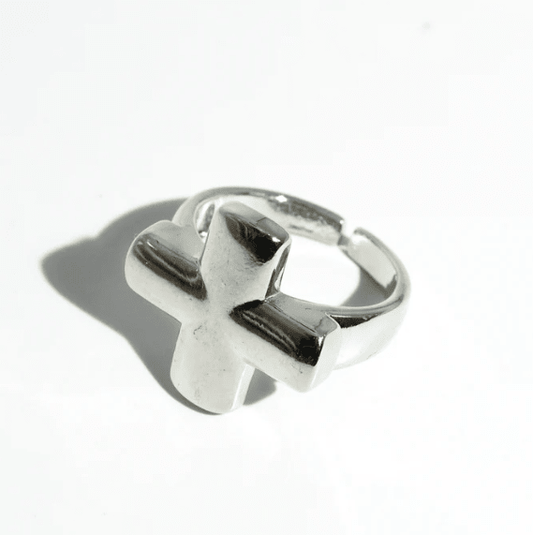 Chunky Cross Ring In Silver - Macoma Boutique310 Accessories/Jewelry